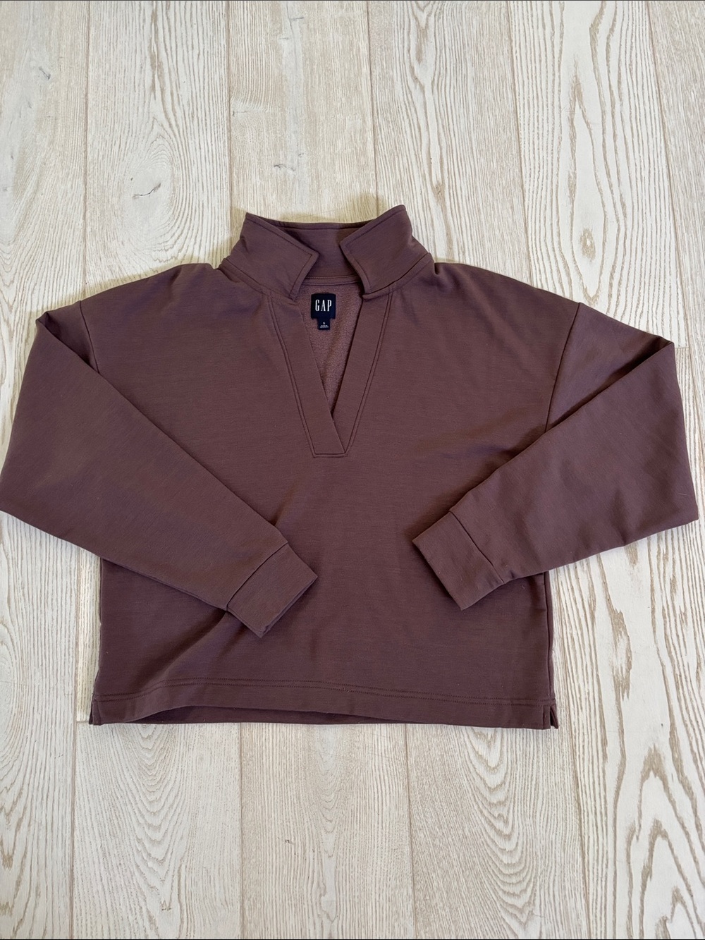 Gap size small sweatshirt.